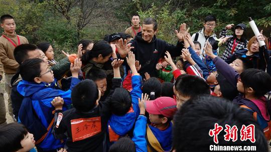 今天凌晨一试验列车撞死11人(图1)